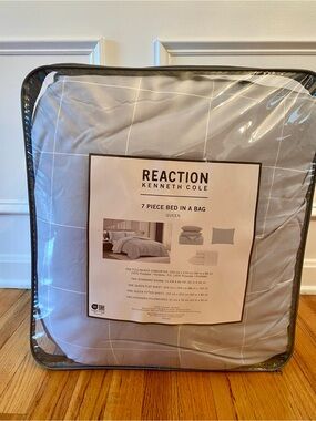 Reaction Kenneth Cole Queen Size Comforter